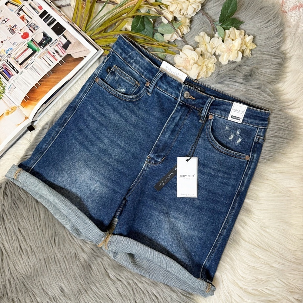 NEW Judy Blue Dark Wash High Rise Women’s Bermuda Jean Shorts Sz L